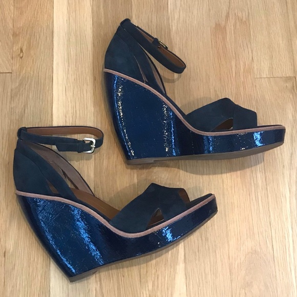 DOLCE VITA Paiva Navy Suede Wedge Heels - Picture 3 of 16